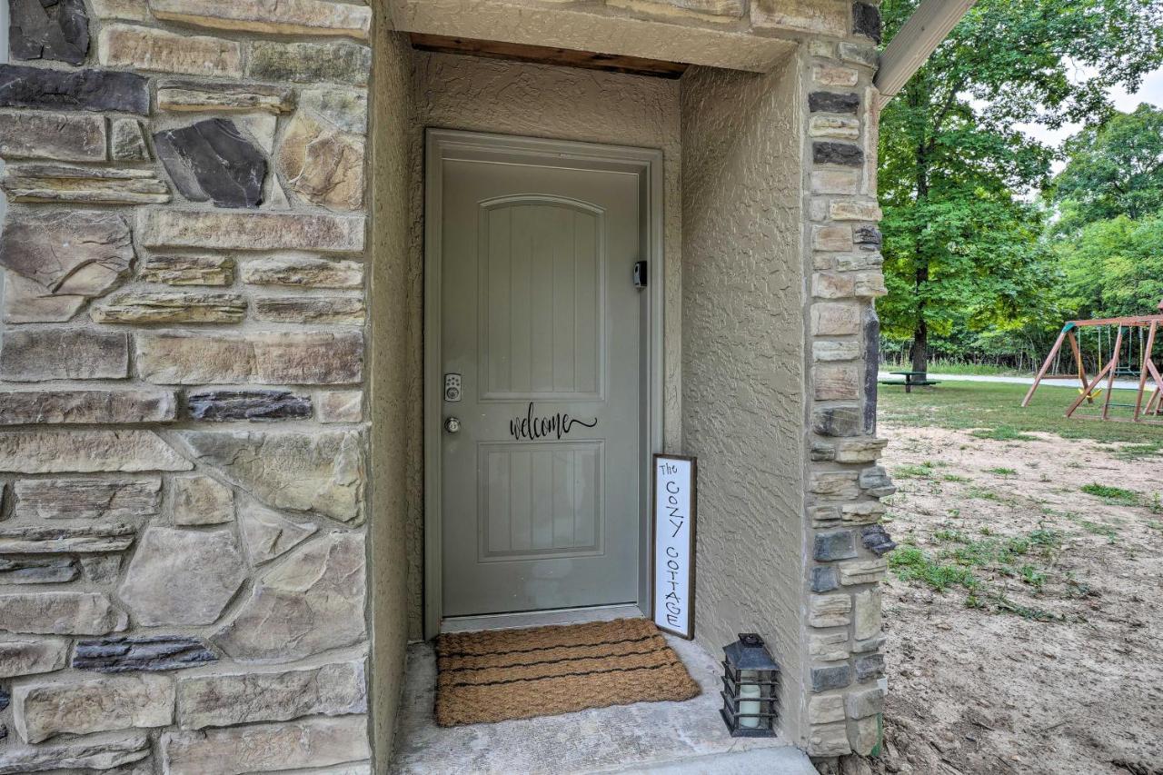 The Cozy Cottage With Lake Taneycomo Access! Branson Esterno foto